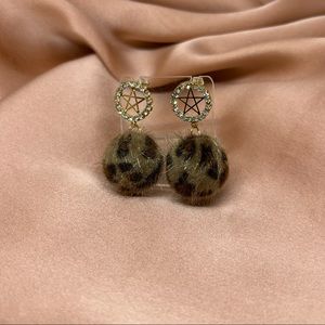 NWT Gold Tone Animal Leopard Print Pom Pom Fashion Earring